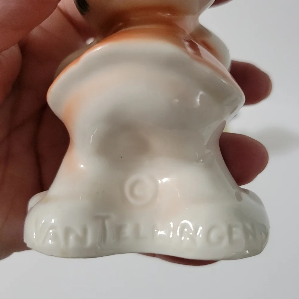 Vantellingen Mary Lamb Salt And Pepper Shakers